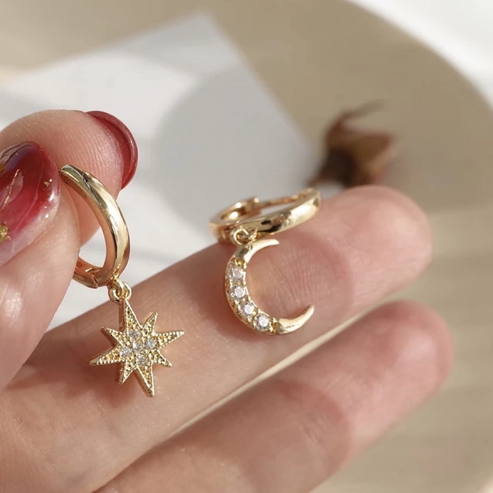 ✨Insta star ⭐️ moon 🌙 earrings - Picture 2 of 4